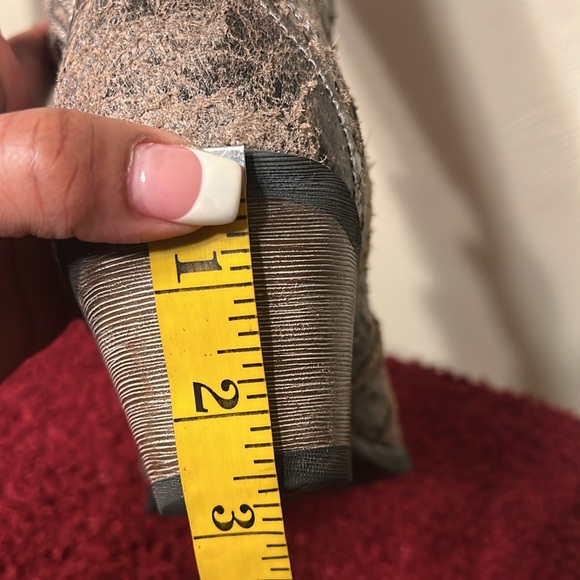 Ariat Heritage Western Shattered Distressed Boots Women’s Size 9 - Picture 16 of 17